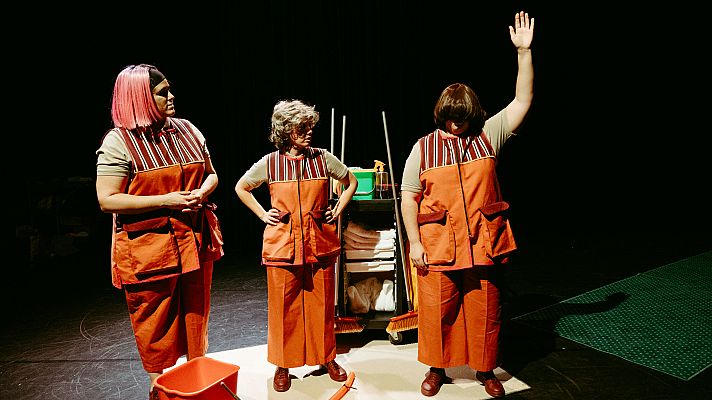 'Las que limpian': sátira teatral sobre el trabajo de limpieza