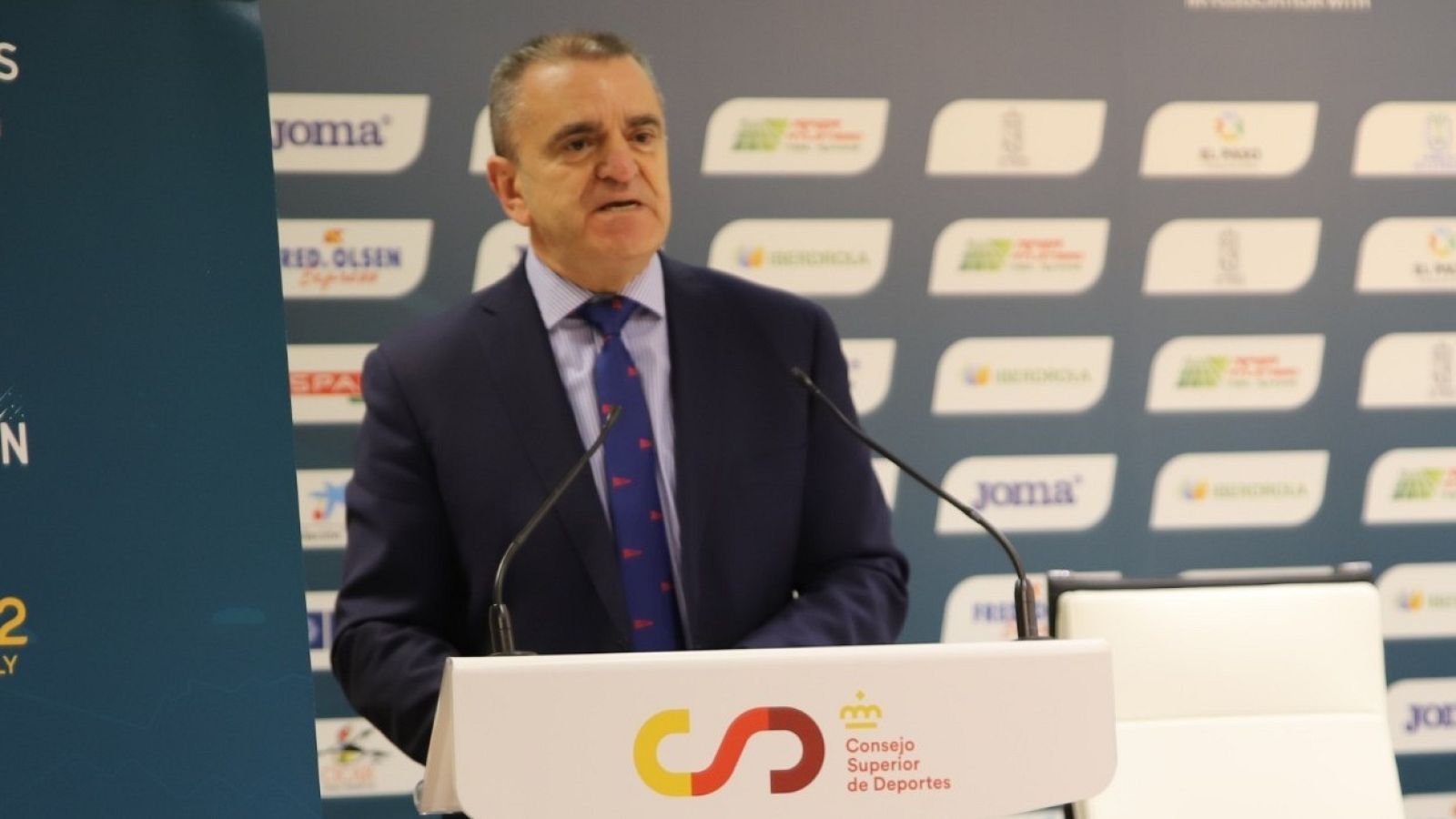 Franco: "No es ético que un futbolista en activo pueda ejercer de intermediario"