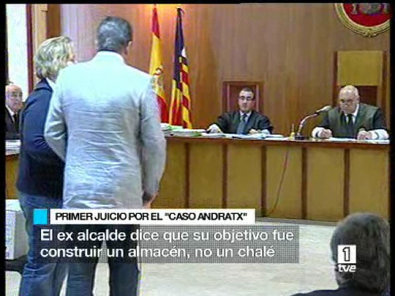 En Mallorca ha comenzado el juicio contra el ex alcalde de Andraxt, Eugenio Hidalgo, por presunta corrupción urbanística.