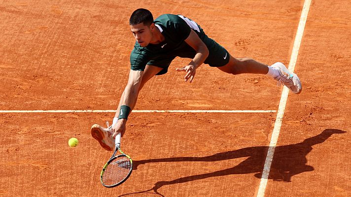 Tenis - Alcaraz gana a Kwon y avanza en el Godó