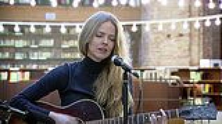 Universo UNED - PoeMAS: Christina Rosenvinge. Cuadernos y canciones