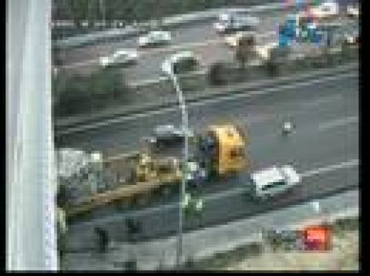  - Camión atascado en la M-40