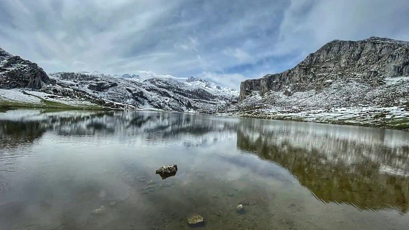 Nevadas en el sistema Ibérico oriental. Intervalos de poniente fuerte en el Estrecho y Alborán - ver ahora