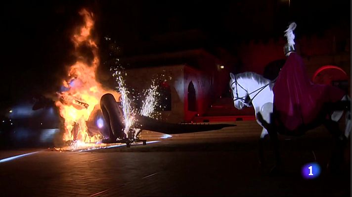 El Dragón de San Jorge vuelve a desfilar por las calles de Cáceres