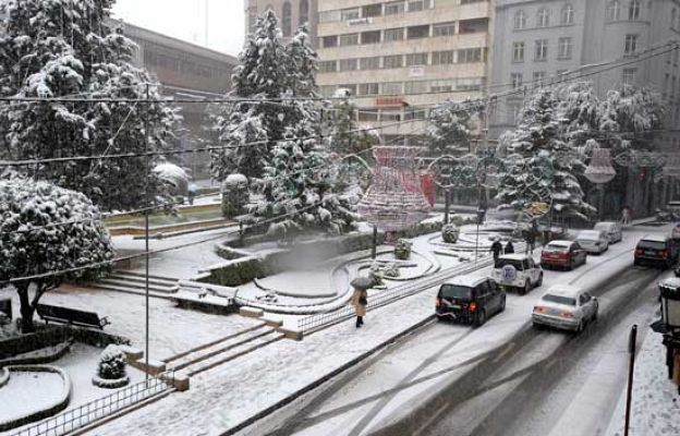  - Media España sigue de blanco