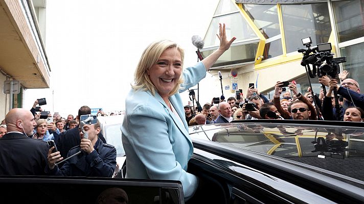 Telediario 2 - El cambio de Le Pen: de querer salir de la UE a "cambiarla profundamente"