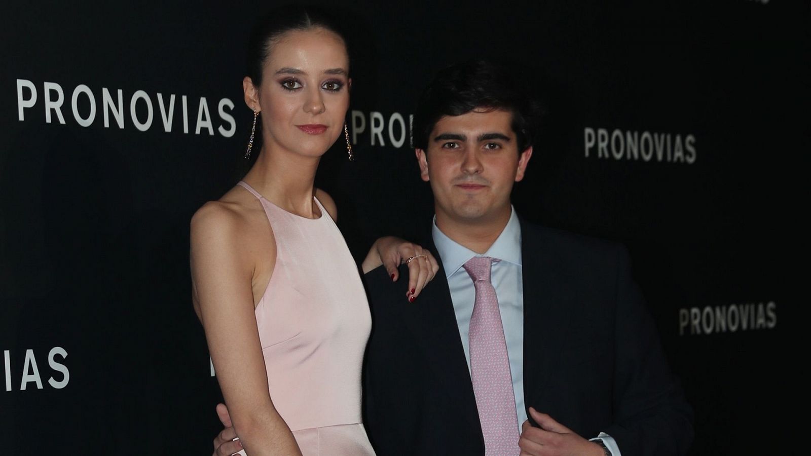 Corazón - Victoria Federica se lleva a Jorge Bárcenas a 'ver' vestidos de novia