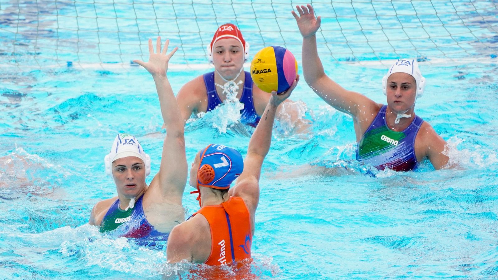 Waterpolo - Final Liga Mundial femenina (Zona europea). Semifinal: Italia - Paises Bajos - ver ahora
