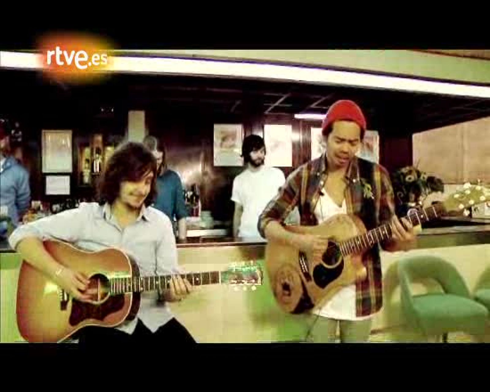 Fuera de Lugar. The Temper Trap "Sweet Disposition" - Fuera de lugar - Acústicos | Ver