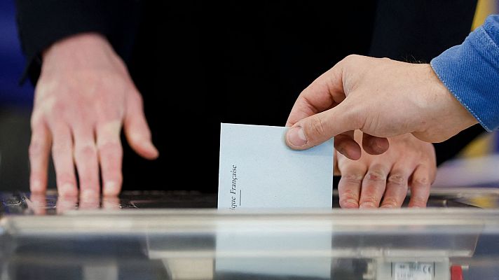 Telediario Fin de Semana - Elecciones Francia: Los franceses eligen Macron o Le Pen