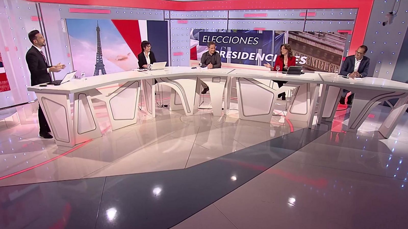 Especial informativo - Elecciones presidenciales en Francia. Duelo Macron-Le Pen (1) - ver ahora