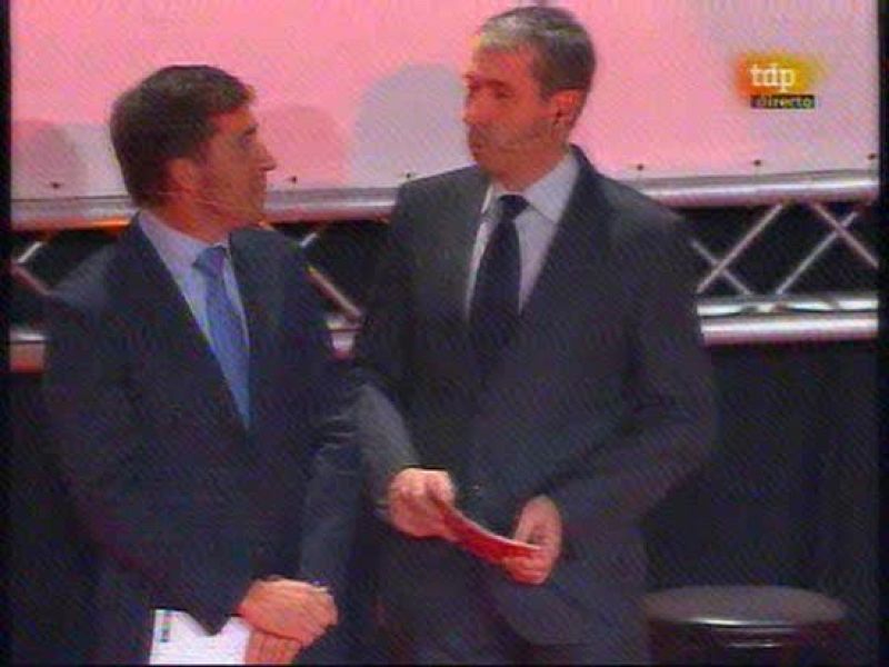 A la presentación en Sevilla no faltaron los dos últimos campeones de la Vuelta, Contador y Valverde. Junto a ellos otro grande, Samuel Sánchez.