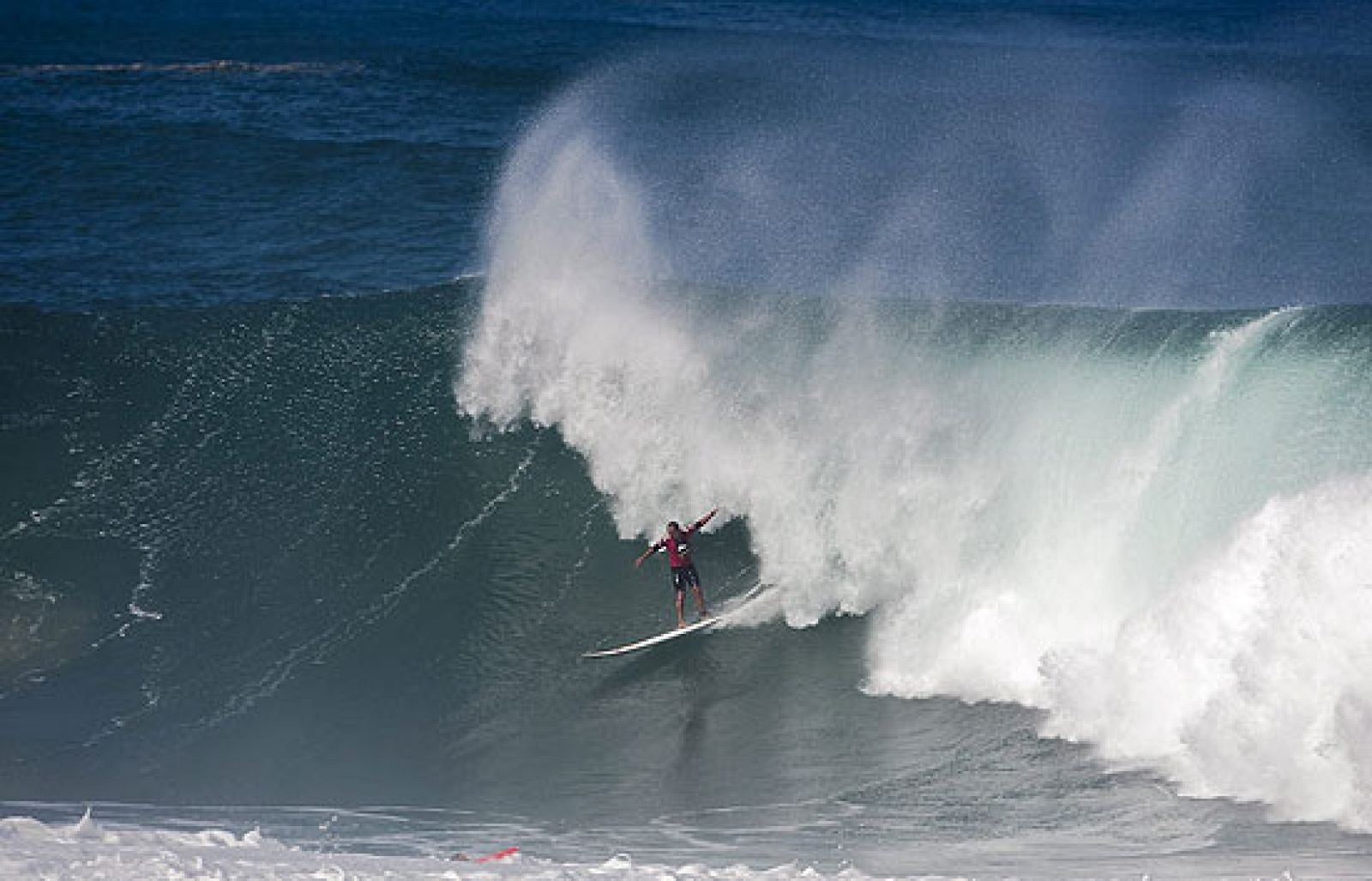 Exhibición surfera en Hawaii