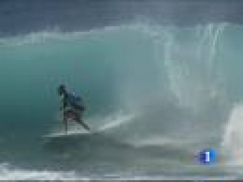 Exhibición surfera en Hawaii