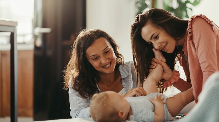 Ser lesbiana y madre: los avances y los retos que quedan por conseguir