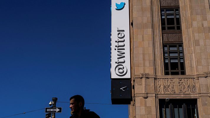 Telediario 1 - ¿Qué planes tiene Elon Musk para Twitter después de comprarlo?