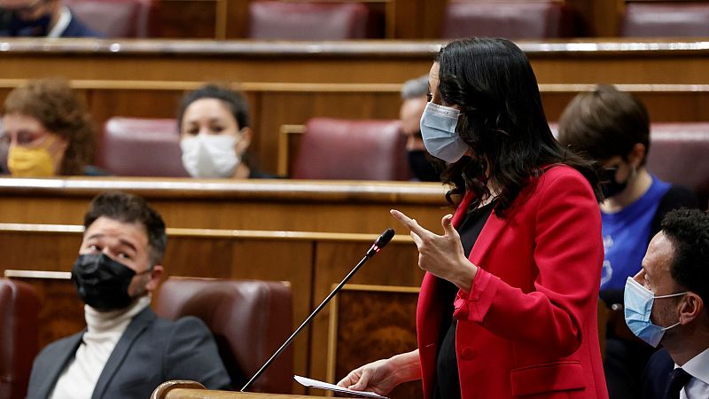 Arrimadas critica al Gobierno por "premiar" a ERC y a Bildu en la comisión de secretos oficiales: "Es una barbaridad"