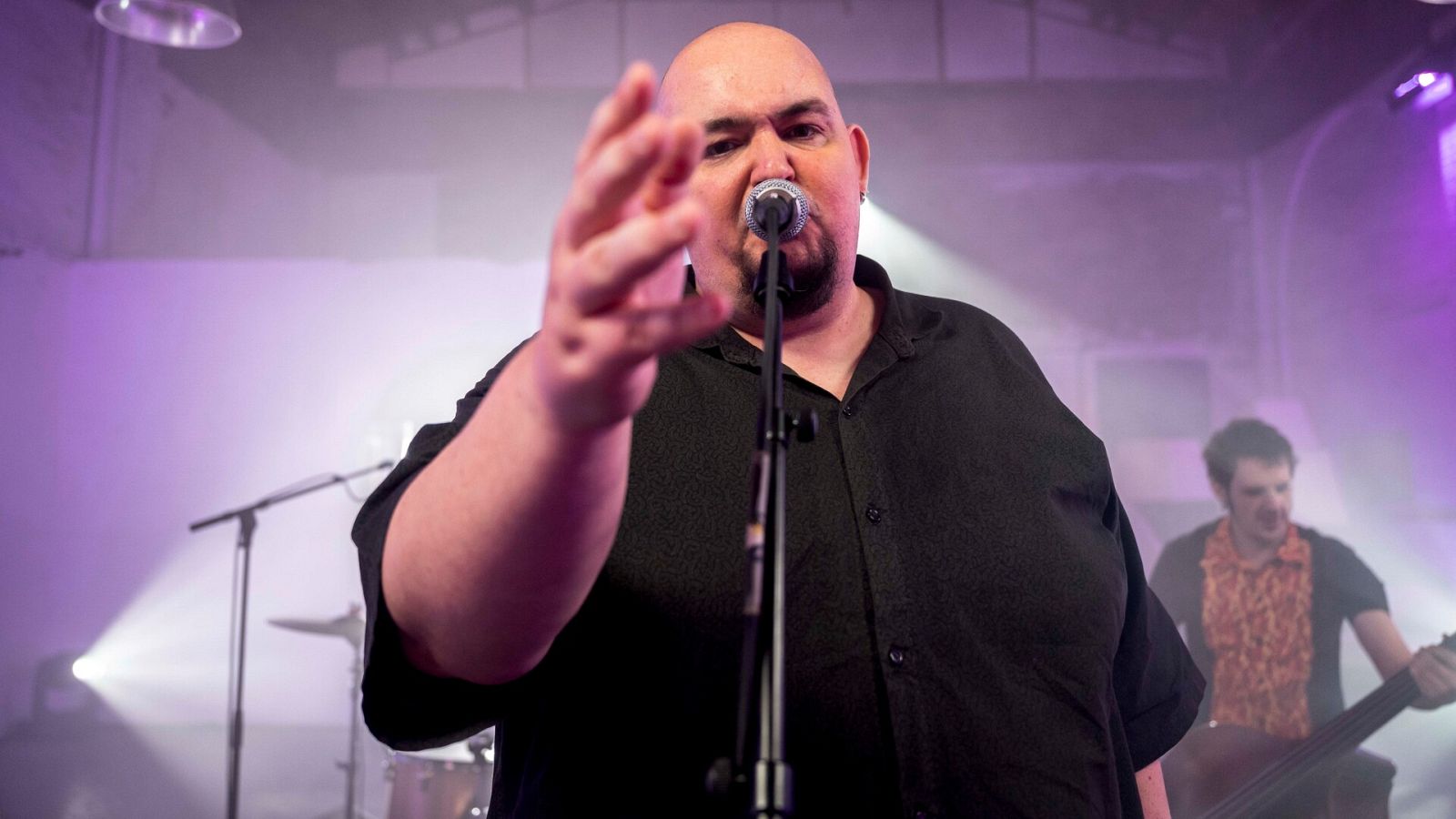 HIDING per A CONTRA BLUES - Veure ara