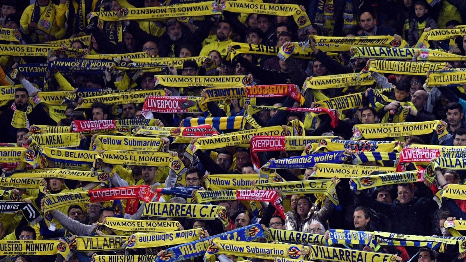 La afición del Villarreal confía en remontar al Liverpool