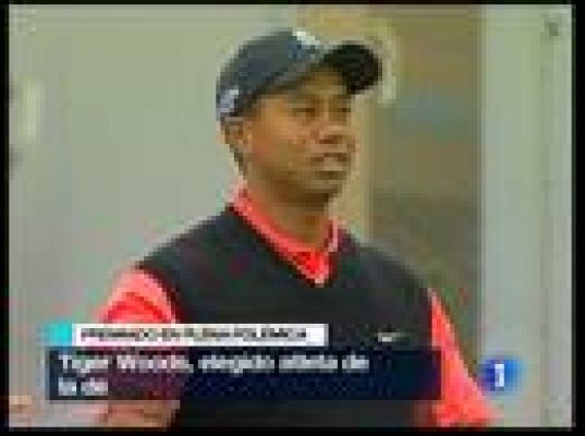  - Tiger, premiado en plena polémica