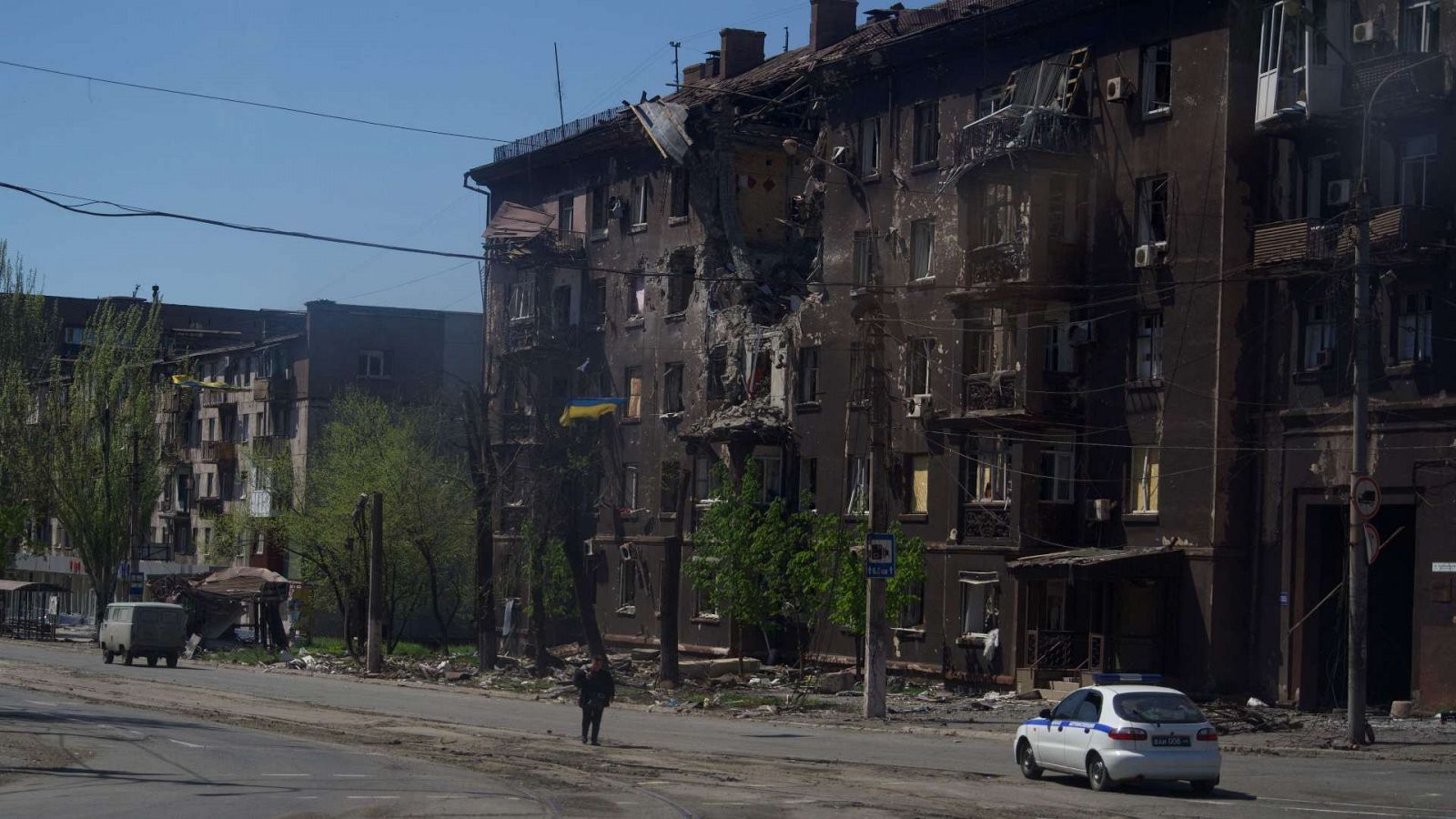 Ucrania asegura que sus tropas resisten y pide ayuda internacional para Mariúpol