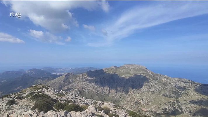 En la Península se esperan al principio intervalos de nubes medias y altas en la mitad norte, y con predominio de poco nuboso en el sur y Baleares