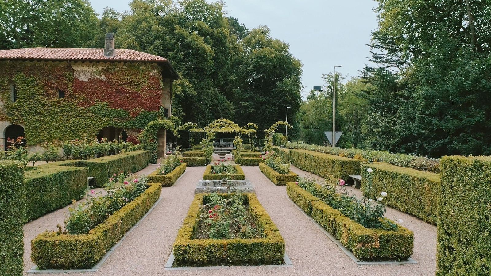 Jardines con historia - Cantabria: Jardín Puente San Miguel - ver ahora