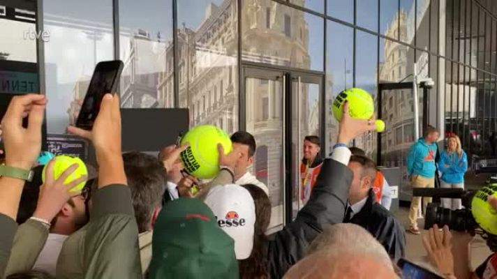 Locura con Djokovic en su vuelta a Madrid