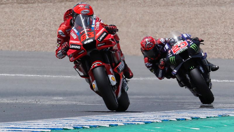 Bagnaia gana, Aleix se sube al podio y Márquez da espectáculo en Jerez -- Ver ahora