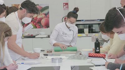 Clase magistral de pasteler�a para los aspirantes de MasterChef 10