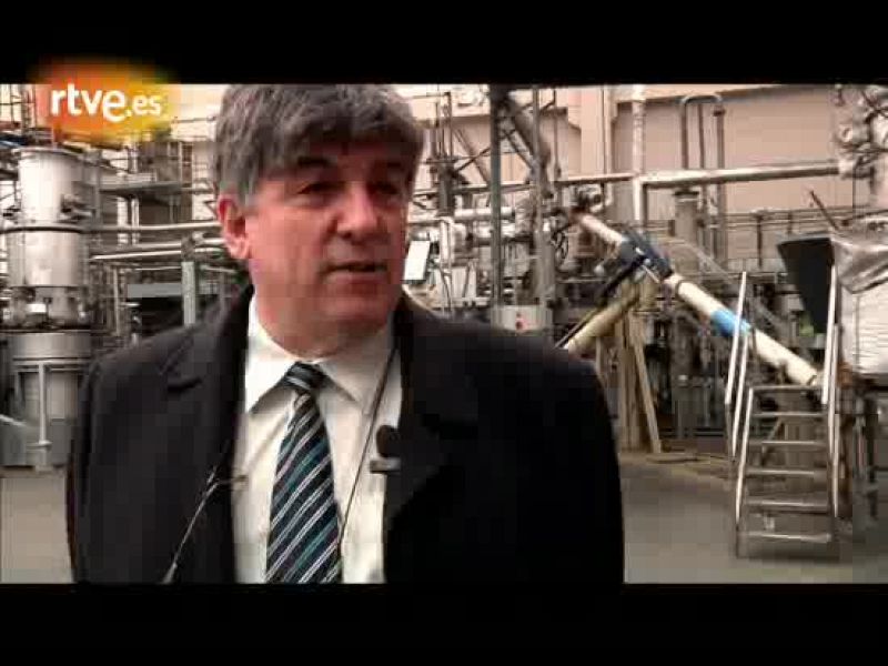  Guillermo D'Alesio, responsable de la planta de Castelgallí del Grupo Hera, explica cómo funciona la instalación y cuánta energía eléctrica puede extraerse de los residuos domésticos y urbanos.