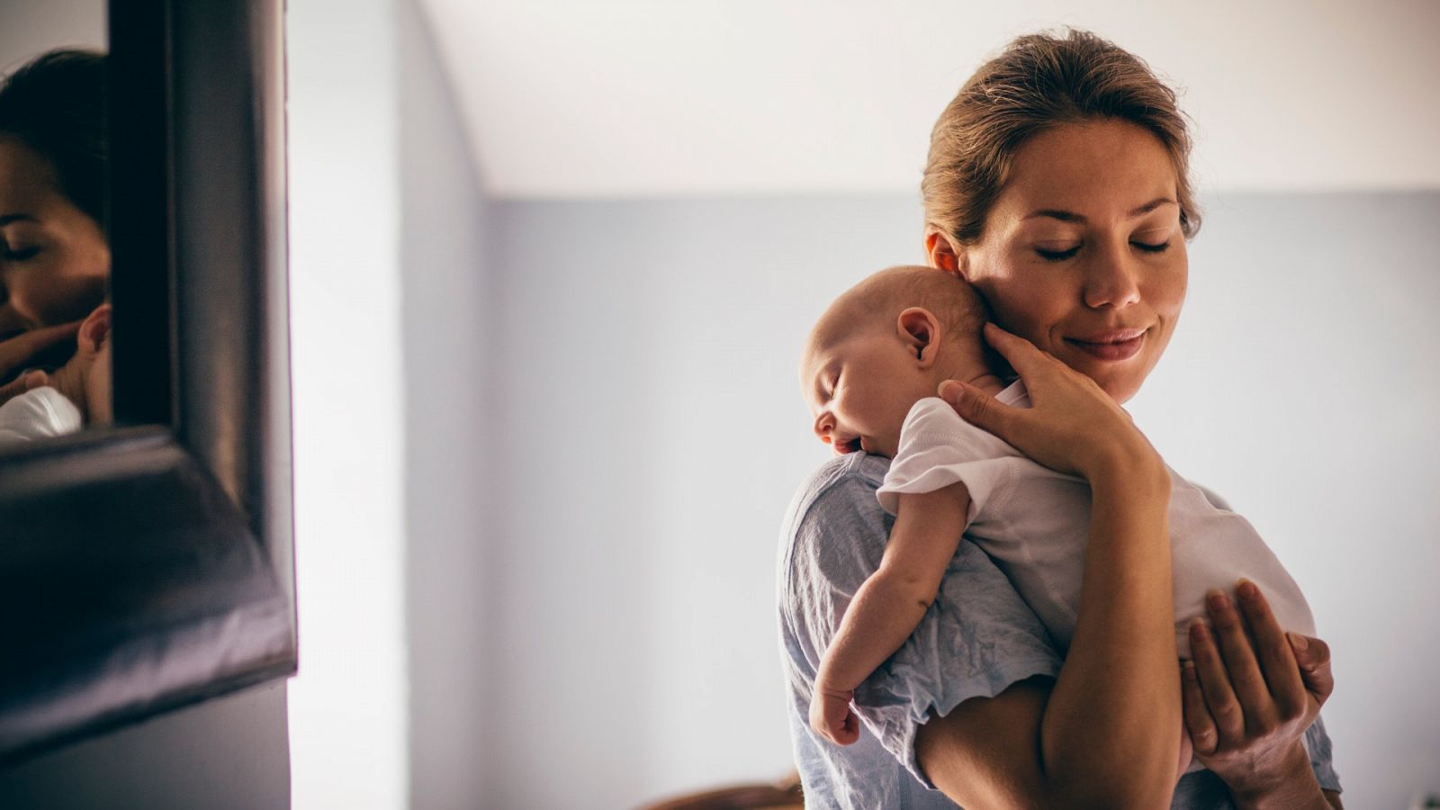 La Justicia dobla el permiso de maternidad a una madre soltera