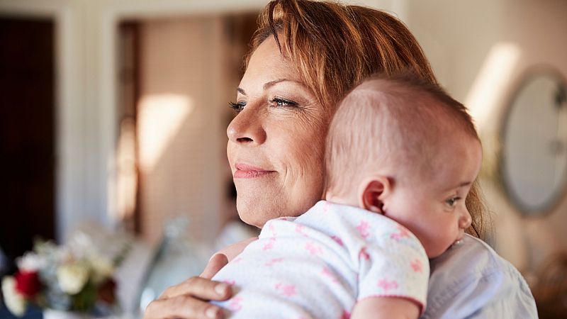 Más de 170 mujeres fueron madre a los 50 años en 2020 en España