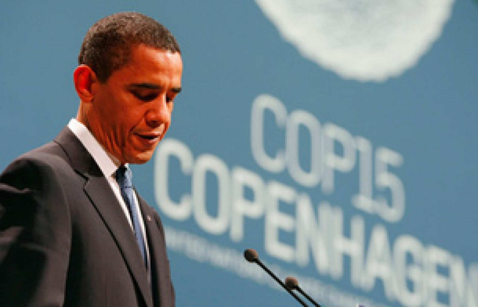 El presidente de EE.UU., Baarck Obama, ha urgido a un acuerdo en Copenhague, aunque sea imperfecto, pese a que su país no ha presentado nuevos compromisos de reducción de emisiones.