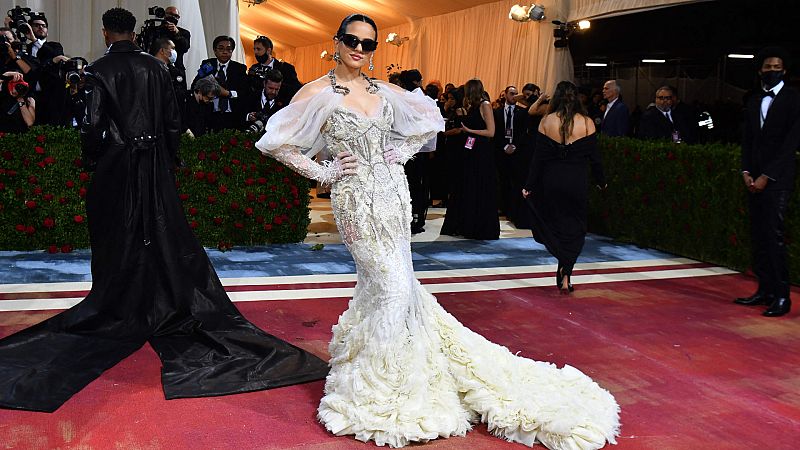 Gala MET 2022: Rosalía, Kim Kardashian y Blake Lively sorprenden en la fiesta de la moda estadounidense