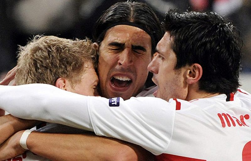 El rival que le ha tocado al Barça en octavos de final de la Champions, el Stuttgart, jugó junto con el Sevilla la fase de grupos. 