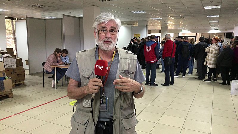 RNE en Ucrania | Los evacuados de Mariúpol se registran en el Palacio Cosaco en Zaporiyia - Escuchar ahora