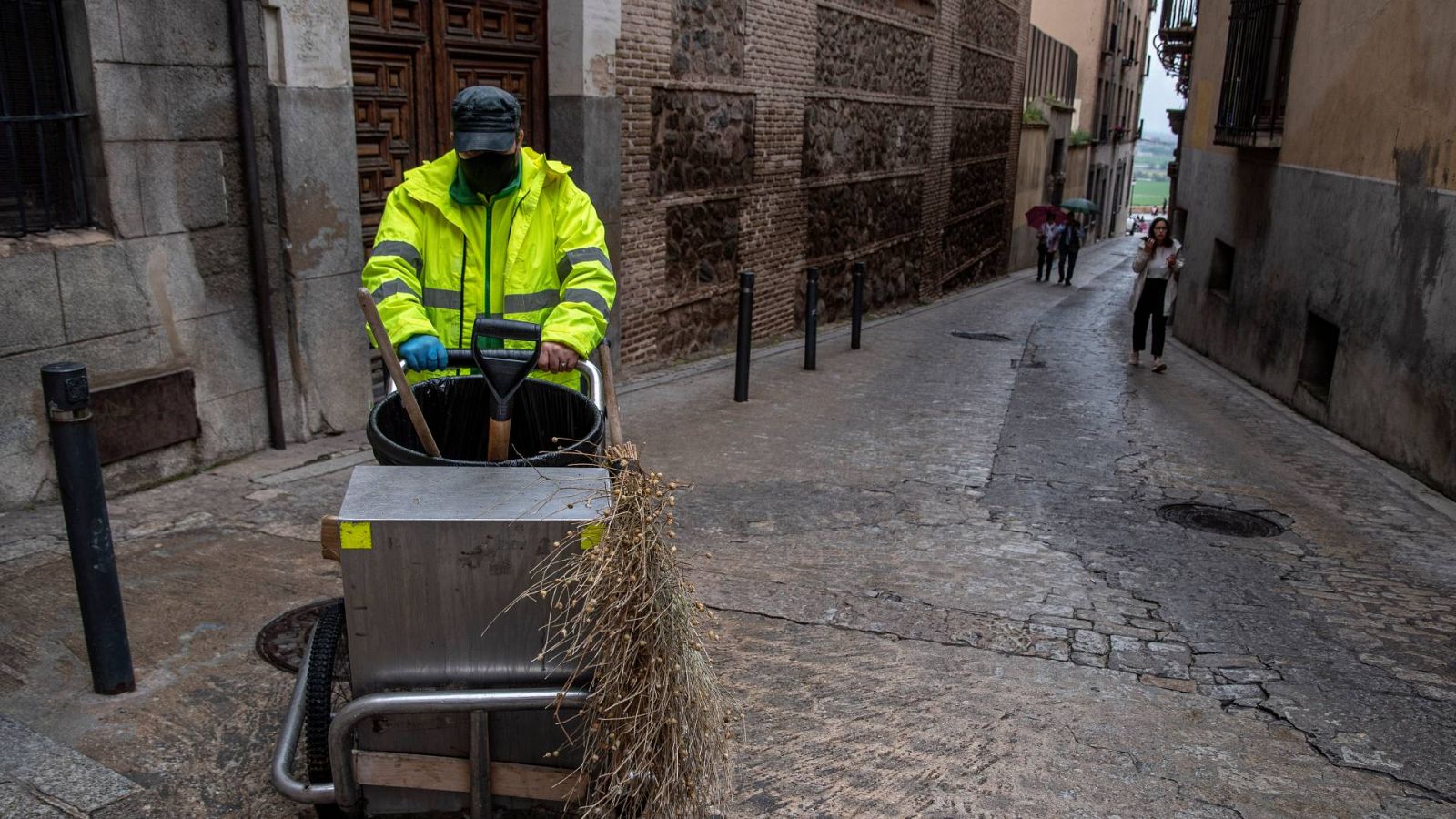 España supera por primera vez los 20 millones de afiliados en abril y la mitad de los contratos fueron indefinidos