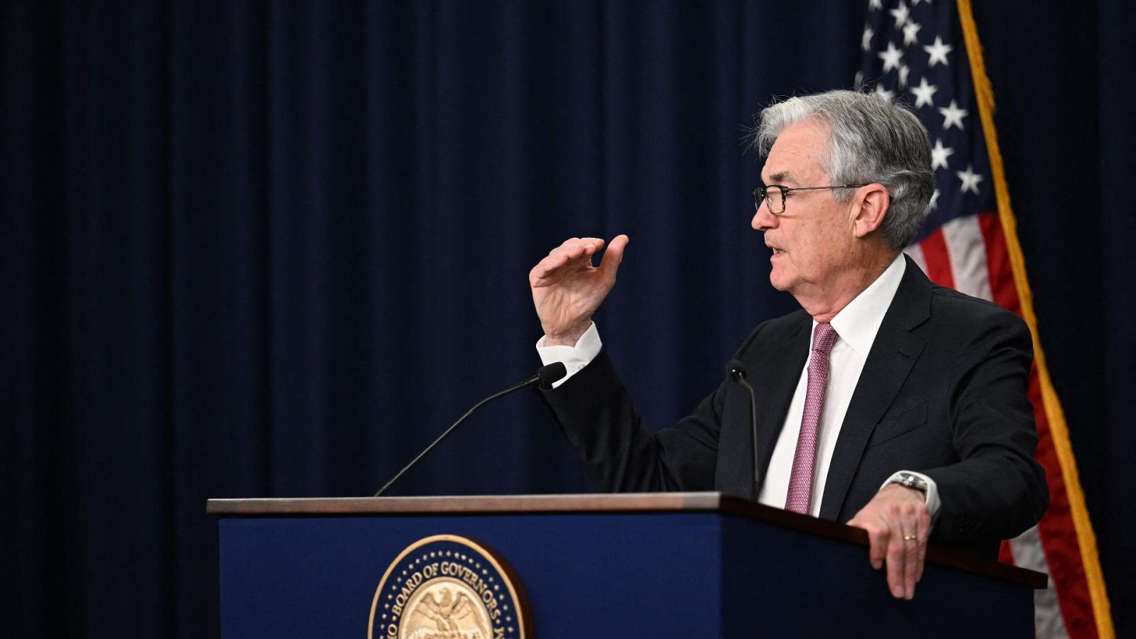 La FED de EE.UU. sube los tipos de interés medio punto | Ver