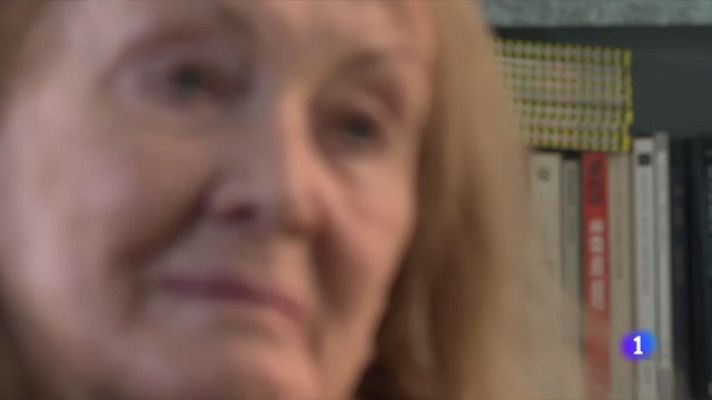Telediario 2 - Annie Ernaux, sobre sus libros: "Transmito lo que siento e intento ofrecer verdad"