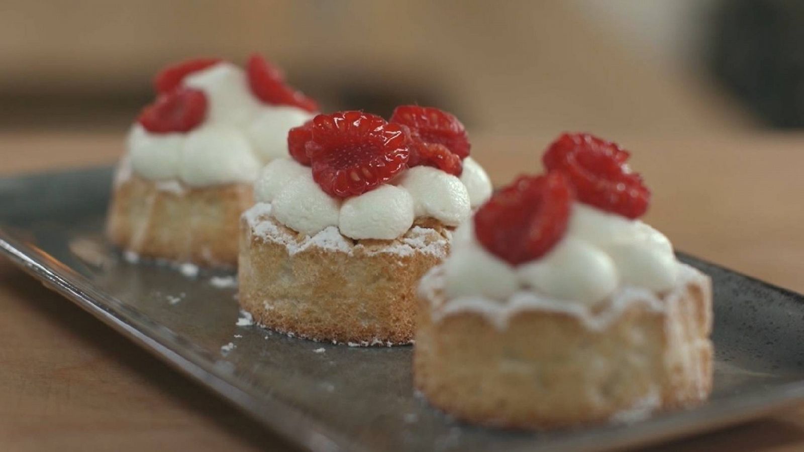 Receta de daquoise de almendra | Menudos Torres