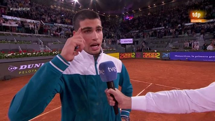 La Caja Mágica canta el cumpleaños feliz a Carlos Alcaraz tras su victoria ante Cameron Norrie