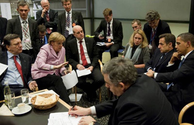 La cumbre del Clima se cierra con un acuerdo de mínimos 