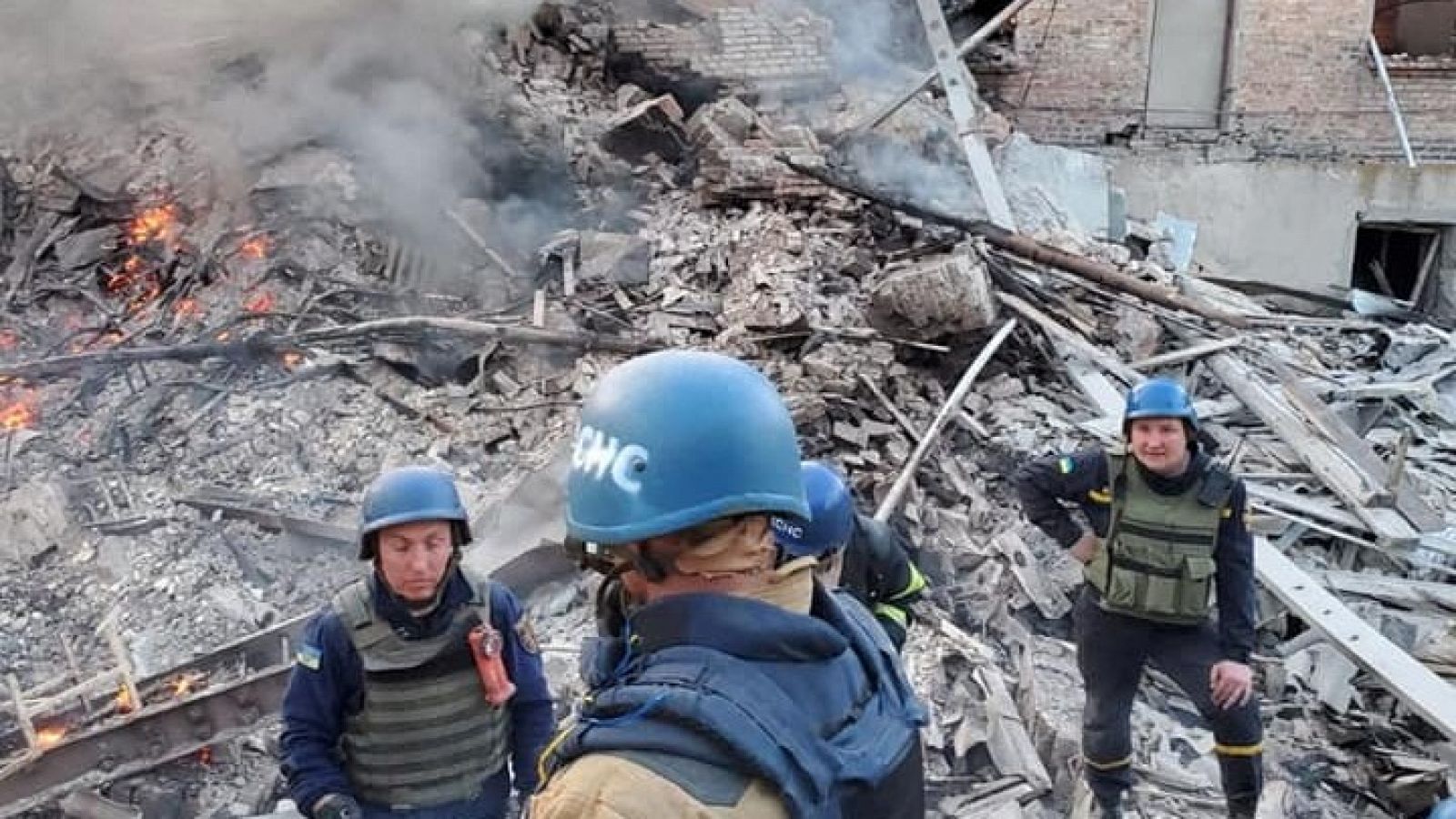 Guerra en Ucrania: Bombardeo sobre una escuela en Lugansk