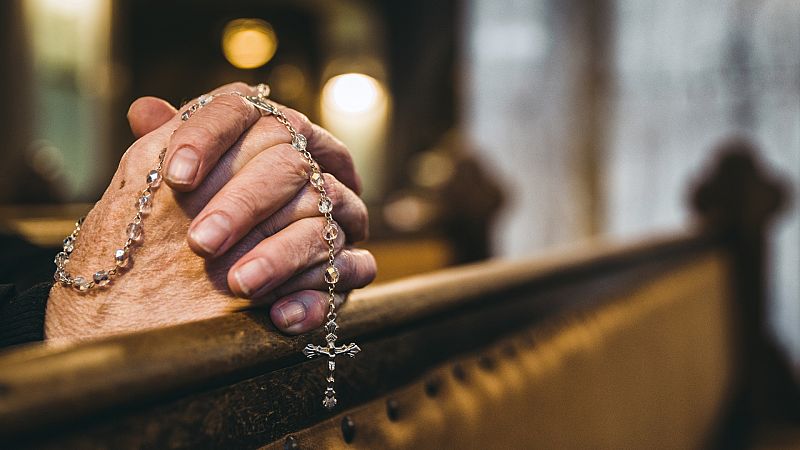 Las personas que se declaran no creyentes aumentan un 19% en 20 años