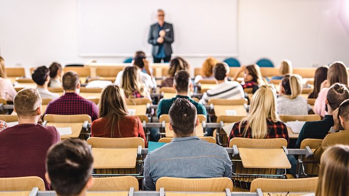 Subirats anuncia que la futura ley de universidades reducirá la temporalidad del profesorado al 20%