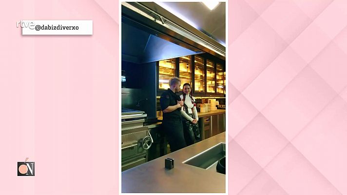 D Corazón - Rosalía y Dabiz Muñoz inventa el sandwich de 'chicken teriyaki'