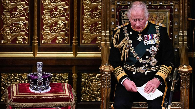 El príncipe Carlos sustituye por primera vez a Isabel II en la ceremonia de apertura del Parlamento