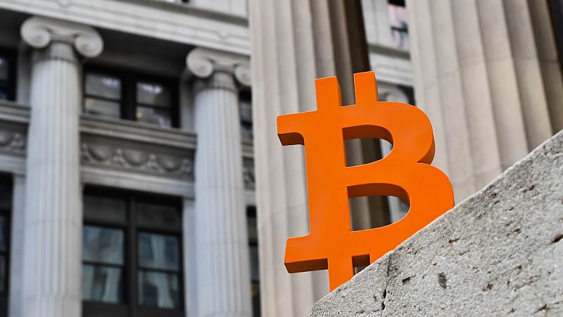 Los expertos advierten a los inversores: "El bitcoin es ruido"