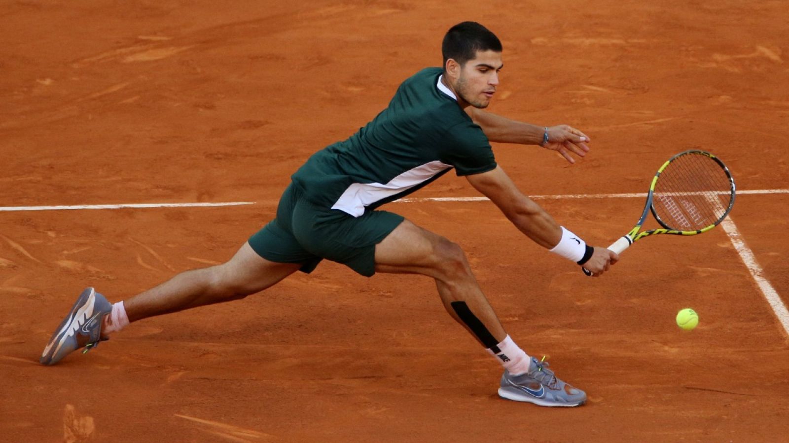 ¿Qué condiciones físicas destacan en Carlos Alcaraz?